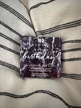 Urban Decay Afterglow 8-Hour Powder Highlighter in Sin
